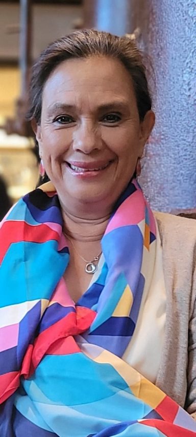 Mónica Quintero Instructora México